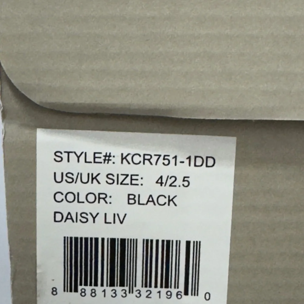 Kenneth Cole New York Big Girls Daisy Luv Black Ballet Flat Shoes US 4.      NWT